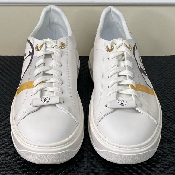 SOLD 😃  AUTHENTIC Louis Vuitton Women’s LV Off White Sneakers Sz. US 9.5 - Picture 4 of 16